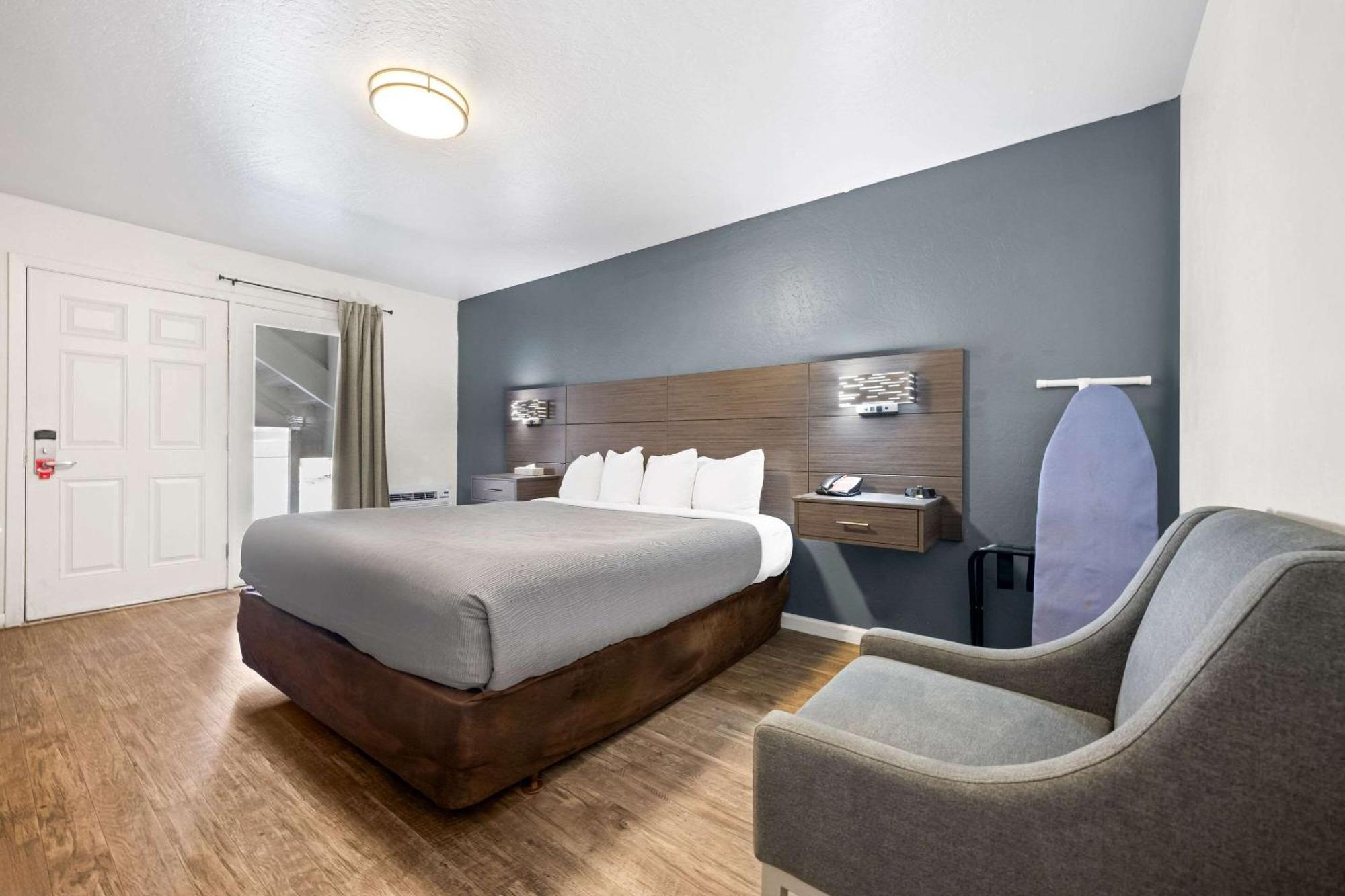 Econo Lodge Inn & Suites Heavenly Village Area Саут Лейк Тахо Екстериор снимка