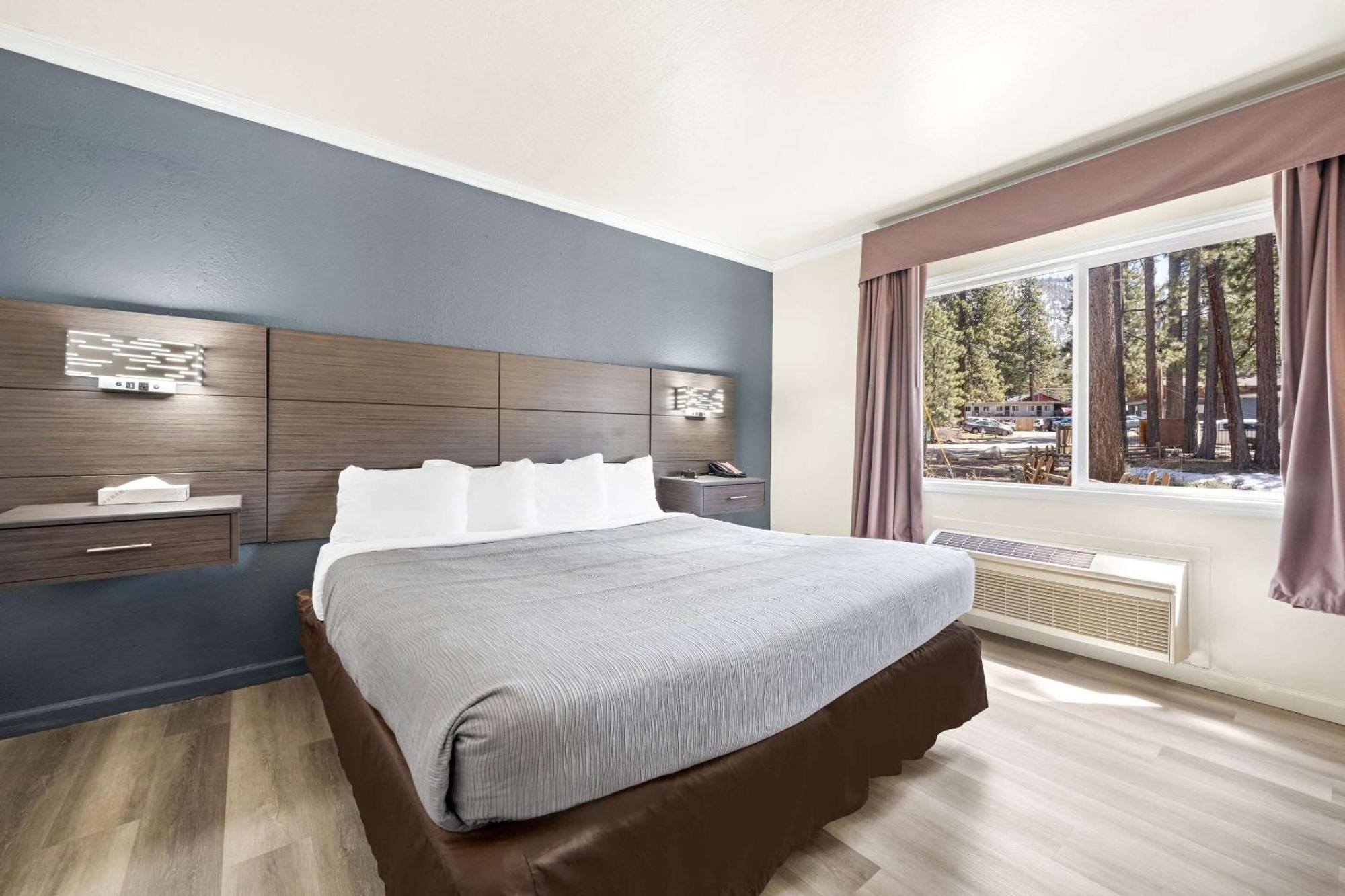 Econo Lodge Inn & Suites Heavenly Village Area Саут Лейк Тахо Екстериор снимка