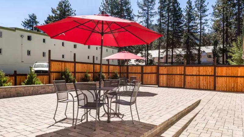 Econo Lodge Inn & Suites Heavenly Village Area Саут Лейк Тахо Екстериор снимка